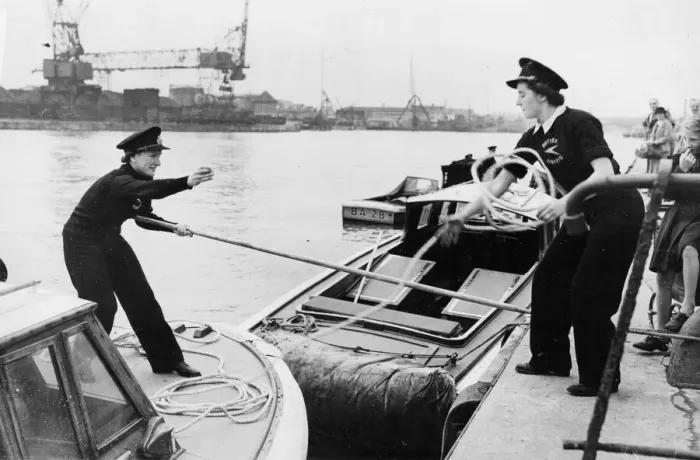 Framed Print : Britains Civil Air Service working at Poole Harbour. Dorset
