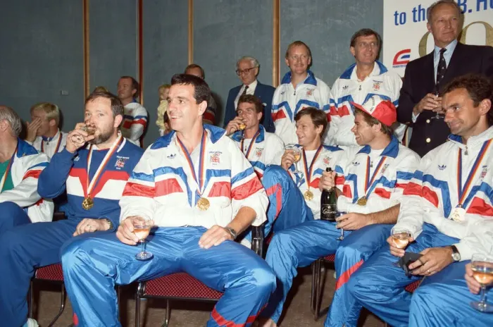 Framed Print : Britains Olympians arrives at Heathrow airport following the Seoul Olympics