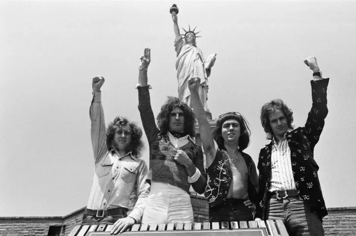 Framed Print : One of Britains top pop groups Slade are pictured on their way to visit the Statue