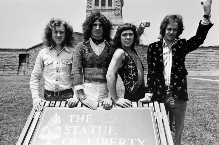 Framed Print : One of Britains top pop groups Slade are pictured on their way to visit the Statue Framed Print : One of Britains top pop groups Slade are pictured on their way to visit the Statue