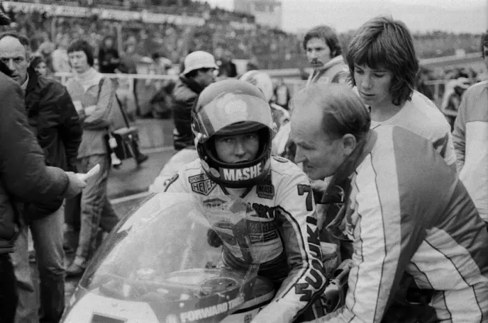 Framed Print : Britiains World Motorcycle racing Champion Barry Sheene at brands hatch competing in Framed Print : Britiains World Motorcycle racing Champion Barry Sheene at brands hatch competing in