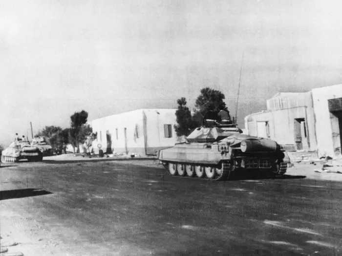Framed Print : British 8th Army Armour enters Marsa Matruh while the main British force pursues Framed Print : British 8th Army Armour enters Marsa Matruh while the main British force pursues