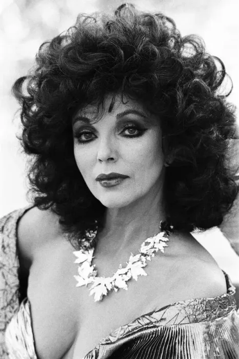 Framed Print : British actress Joan Collins pictured in Los Angeles, California Framed Print : British actress Joan Collins pictured in Los Angeles, California