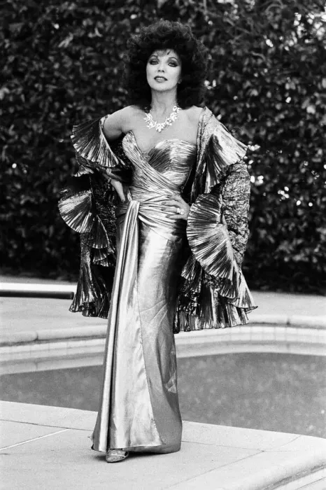 Framed Print : British actress Joan Collins pictured in Los Angeles, California Framed Print : British actress Joan Collins pictured in Los Angeles, California