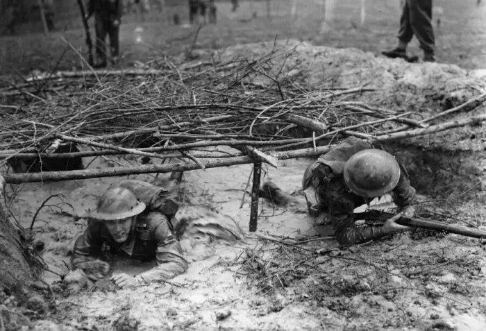 Framed Print : British Army soldiers in training, practicing invasion exercises. April 1942 Framed Print : British Army soldiers in training, practicing invasion exercises. April 1942