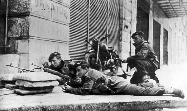 British army troops involved in street fighting in Athens