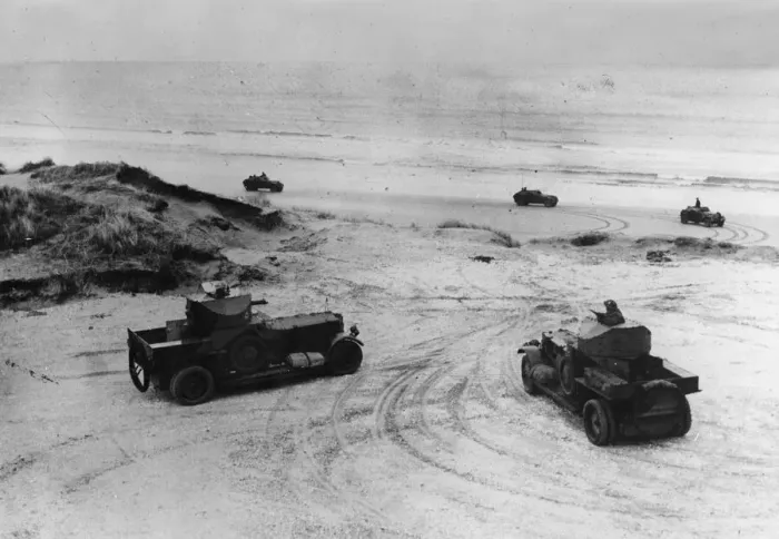 Framed Print : British army troops training exercises in Northern Ireland during the Second World War