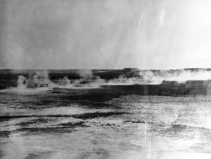 Framed Print : British artillery in action in France during World War One. Circa 1915 Framed Print : British artillery in action in France during World War One. Circa 1915