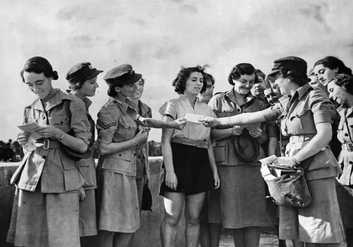 Framed Print : British ATS women in the Middle East, getting letters from home. November 1942 Framed Print : British ATS women in the Middle East, getting letters from home. November 1942