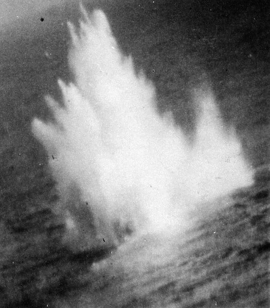 British Coastal Aircraft attacks U Boat, for first publication evening newspapers