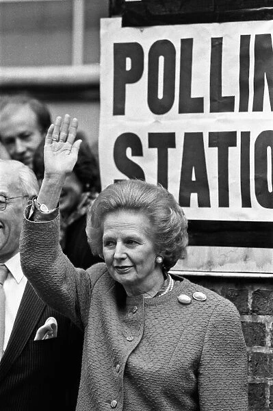British Conservative Prime Minister, Margaret Thatcher wave to the crowd at the Castle