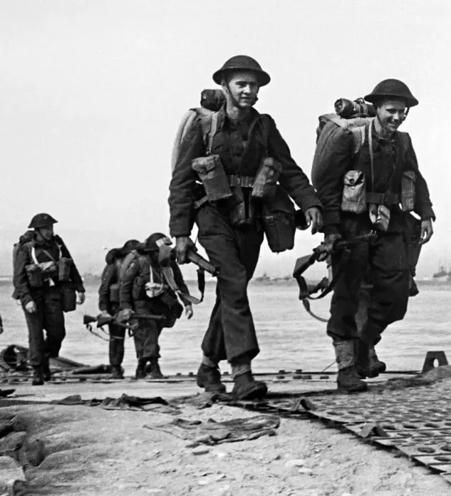 Framed Print : British re enforcement land on Gold beach for the big push into the Normandy town of Caen Framed Print : British re enforcement land on Gold beach for the big push into the Normandy town of Caen