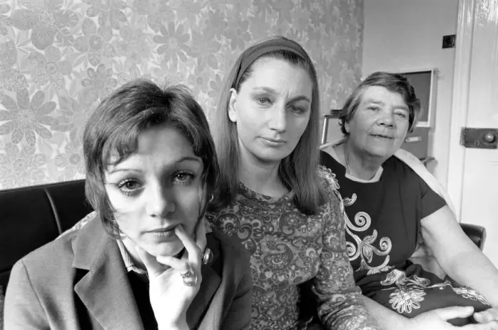 Framed Print : British family feature: Three generations, grandmother, mother and daughter Framed Print : British family feature: Three generations, grandmother, mother and daughter