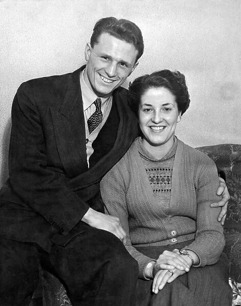 British flyweight boxer Eric Marsden and wife February 1955 P005727