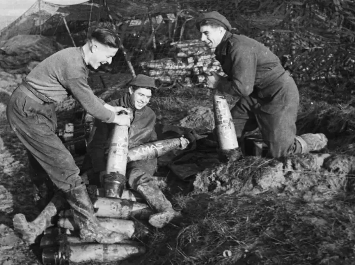 Framed Print : British Gunners Clark, Duggan and Wilson fusing shells before an attack in Germany Framed Print : British Gunners Clark, Duggan and Wilson fusing shells before an attack in Germany