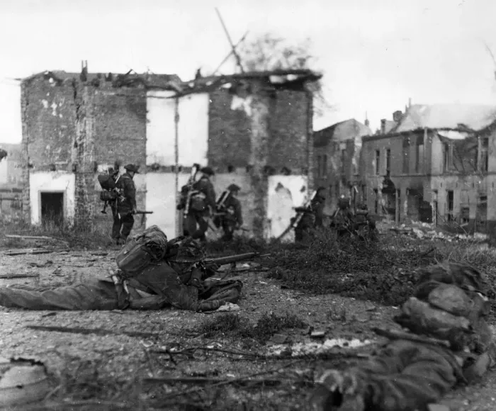 Framed Print : British Landings on Walcheren. Assault troops advancing through the streets of Flushing Framed Print : British Landings on Walcheren. Assault troops advancing through the streets of Flushing