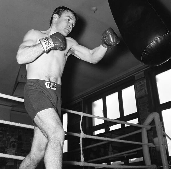 British Lightweight champion boxer Dave Charnley training at the Thomas A