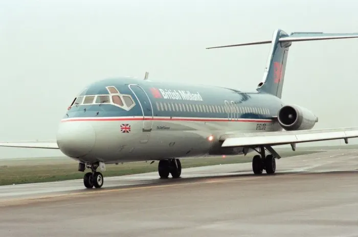 Framed Print : British Midland operated a commemorative flight to Teesside Airport to mark its last DC9 Framed Print : British Midland operated a commemorative flight to Teesside Airport to mark its last DC9