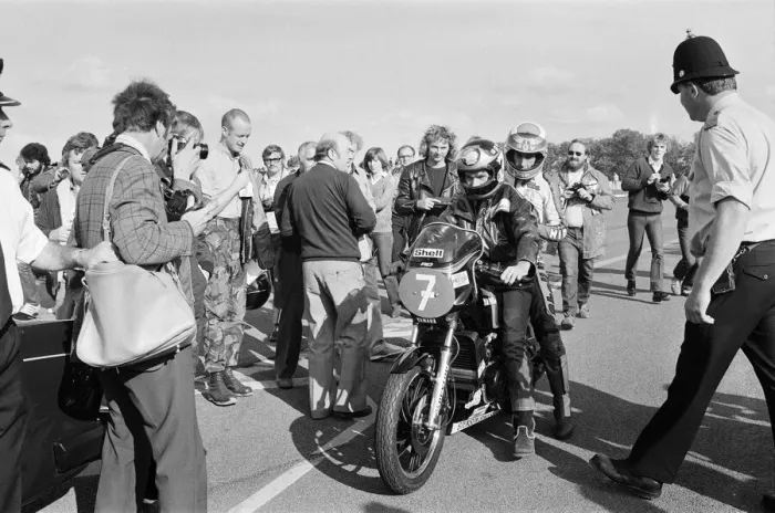 Framed Print : British Motorcycle road racer Barry Sheene at Donington on his first ride since his near