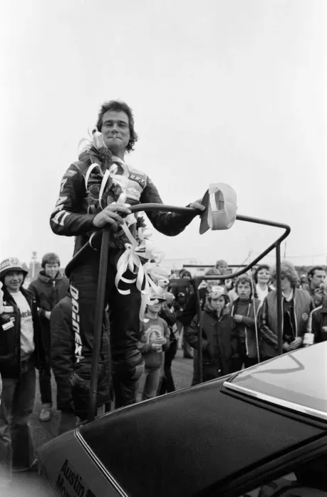 Framed Print : British Motorcycle road racer Barry Sheene wins the 1300 cc Superbike race at Donington Framed Print : British Motorcycle road racer Barry Sheene wins the 1300 cc Superbike race at Donington