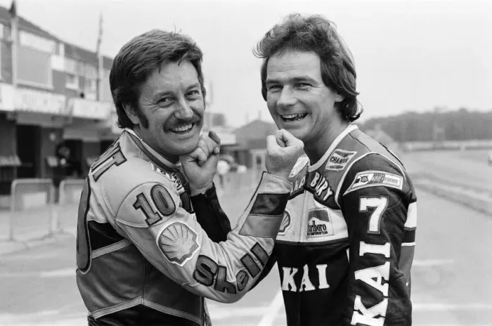 Framed Print : British Motorcycle road racer Barry Sheene wins the 1300 cc Superbike race at Donington Framed Print : British Motorcycle road racer Barry Sheene wins the 1300 cc Superbike race at Donington