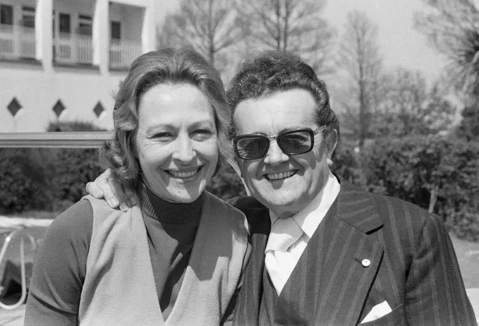 Framed Print : British musician Ronnie Ronalde pictured outside his hotel in St Martin