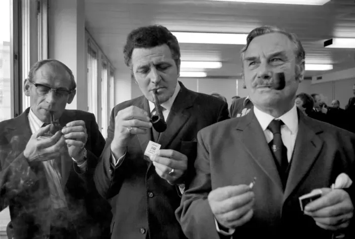 Framed Print : British National Pipe Smoking Championships: L-R: Donald Farndon (3rd place) Framed Print : British National Pipe Smoking Championships: L-R: Donald Farndon (3rd place)