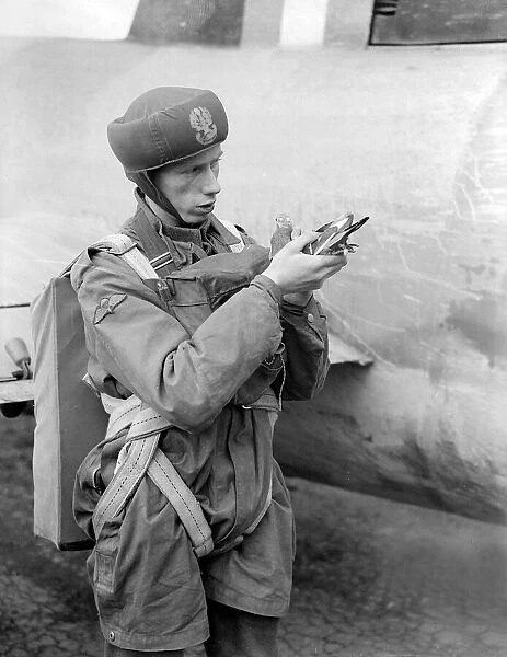 British Paratrooperss Army Soldiers WW2 1939-1945 A member of the Parachute