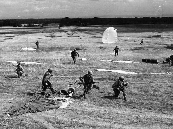 British paratroops in a training exercise. November 1942