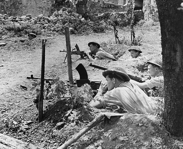 British patrols clear the way in Italy. 19th July 1944