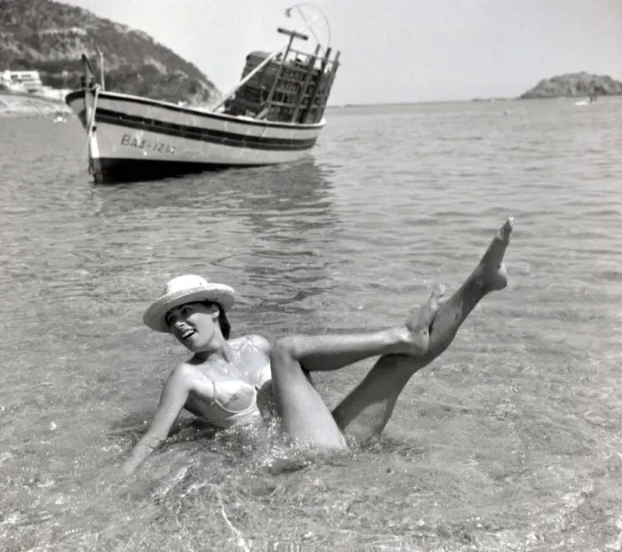 Framed Print : British People Abroard June 1965 British Holiday Makers in Spain 1960s