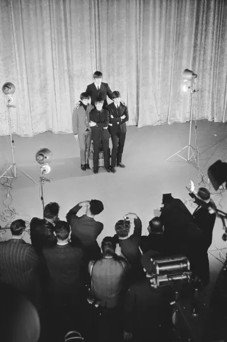 Framed Print : British pop group The Beatles pose for photographers at a CBS photocall in New York Framed Print : British pop group The Beatles pose for photographers at a CBS photocall in New York