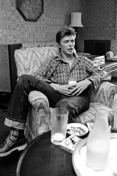 Framed Print : British pop singer David Bowie pictured at the Dorchester Hotel, London Framed Print : British pop singer David Bowie pictured at the Dorchester Hotel, London