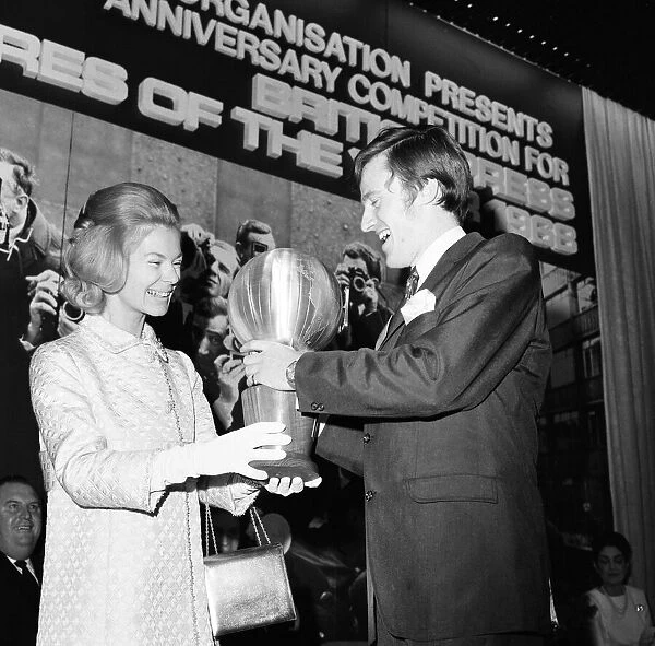 British Press Photographer of the Year Awards 1968, Trophy presented to Kent Gavin by