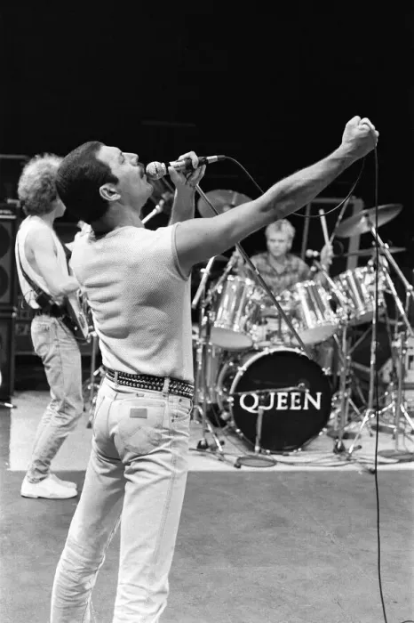Framed Print : British Rock group Queen rehearsing at the Shaw Theatre in Euston ahead of the Live Aid