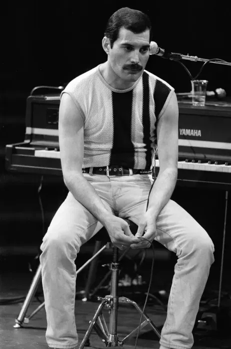 Framed Print : British Rock group Queen rehearsing at the Shaw Theatre in Euston ahead of the Live Aid