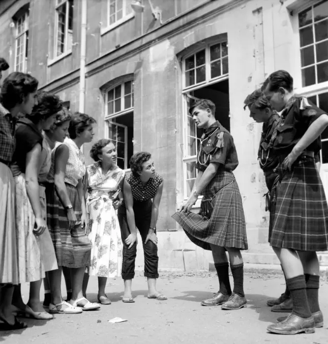 Framed Print : British Scouts in Kilts, in Paris caused great curiosity amongst French Framed Print : British Scouts in Kilts, in Paris caused great curiosity amongst French