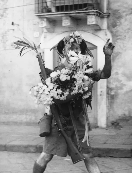 Framed Print : British soldier in Catania. 11th August 1943