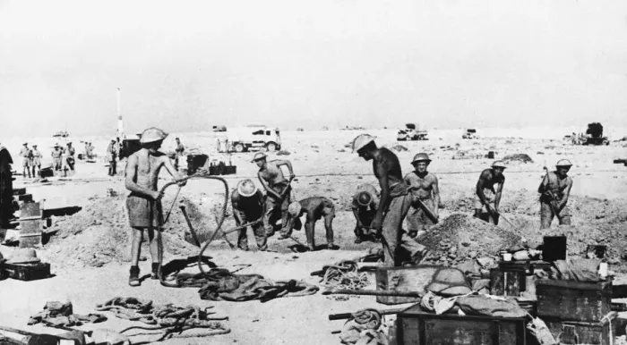 Framed Print : British troops digging a gun pit for an anti-aircraft gun during Second World War Framed Print : British troops digging a gun pit for an anti-aircraft gun during Second World War