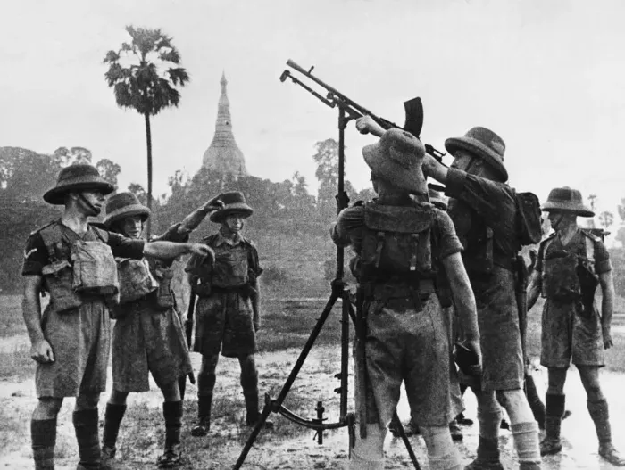 Framed Print : British Troops at the Shwedagon Pagoda (Shwedagon Zedi Daw) in Burma Framed Print : British Troops at the Shwedagon Pagoda (Shwedagon Zedi Daw) in Burma