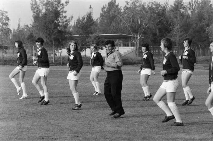 Framed Print : The British Womens football team. Pictured in Mexico City