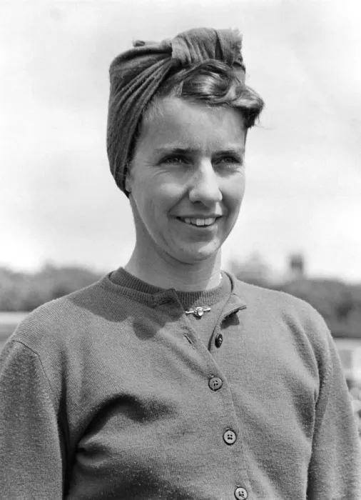 Framed Print : British Womens Golf Championship at Troon. Miss. Frances Stephens of Birkdale Framed Print : British Womens Golf Championship at Troon. Miss. Frances Stephens of Birkdale