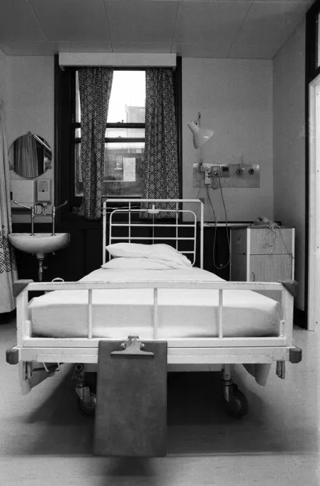 Framed Print : The Broderip AIDS ward at Middlesex Hospital which opens 19th January Framed Print : The Broderip AIDS ward at Middlesex Hospital which opens 19th January