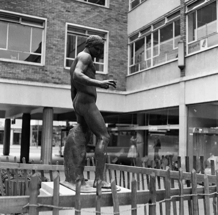 Framed Print : Bronze statue at Bank Court in Hemel Hempstead, Hertfordshire. 28th May 1962 Framed Print : Bronze statue at Bank Court in Hemel Hempstead, Hertfordshire. 28th May 1962