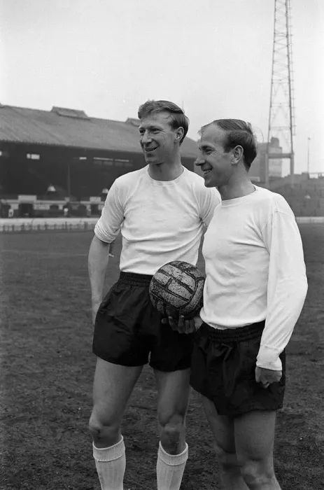 Framed Print : Brothers Jack Charlton (l) and Bobby Charlton (r) pose for pictures ahead of training Framed Print : Brothers Jack Charlton (l) and Bobby Charlton (r) pose for pictures ahead of training