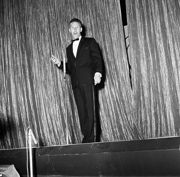 Bruce Forsyth during rehearsals for the Daily Mirror Television Award show