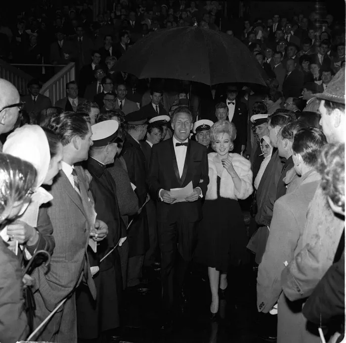 Framed Print : Bruce Forysth TV personality at greyhound meeting in aid of the Variety Club of Great
