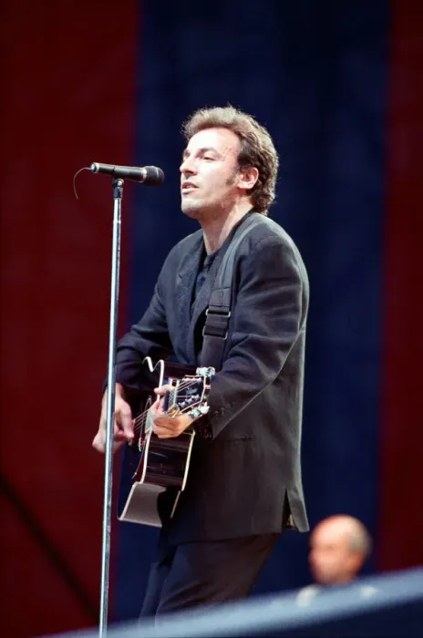Framed Print : Bruce Springsteen, in concert on his Tunnel of Love Express Tour, Wembley Stadium, London