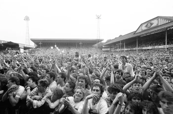 Framed Print : Bruce Springsteen in Concert, Villa Park, Birmingham, Tuesday 21st June 1988 Framed Print : Bruce Springsteen in Concert, Villa Park, Birmingham, Tuesday 21st June 1988