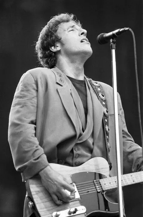 Framed Print : Bruce Springsteen in Concert, Villa Park, Birmingham, Tuesday 21st June 1988 Framed Print : Bruce Springsteen in Concert, Villa Park, Birmingham, Tuesday 21st June 1988